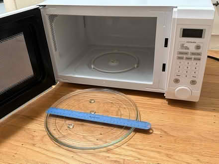 Photo of free Countertop Microwave Oven (UCD Med Ctr Sacto) #2