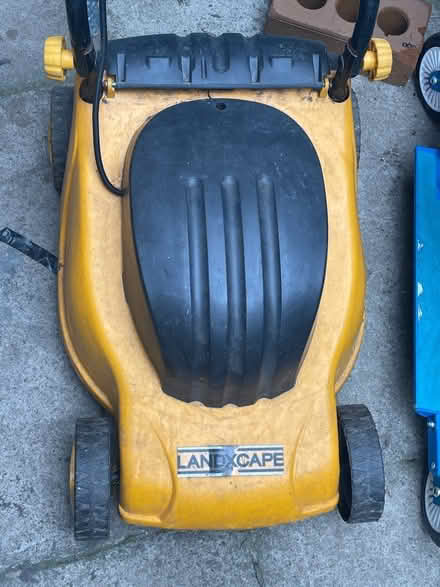 Photo of free Spares or repairs (N16) #2