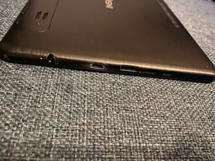 Photo of free 8” Tablet Insignia Flex 8 NS-14T002 (Fratton) #3