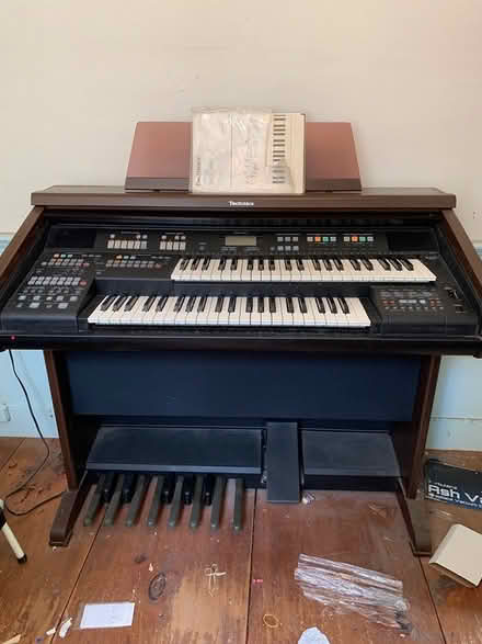 Photo of free Technics keyboard/organ (Hyannis) #1