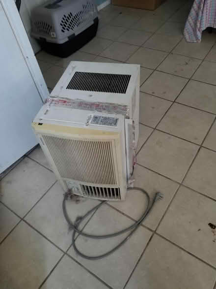 Photo of free Gold Star brand air conditioner (Paradise Valley) #1