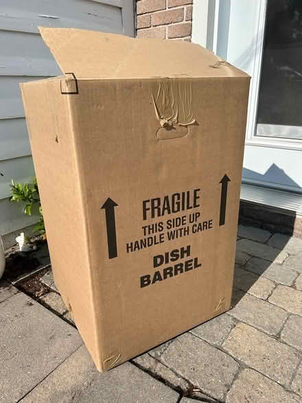 Photo of free Strong, big moving box (Carlingwood) #1