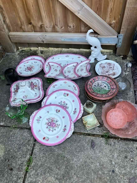 Photo of free Selection of china sundries (ME13) #1