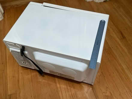 Photo of free Countertop Microwave Oven (UCD Med Ctr Sacto) #4