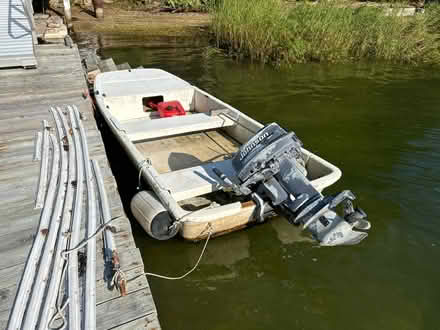 Photo of free Old boat (Huntington/Halesite) #1