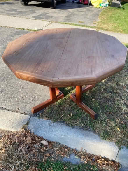 Photo of free Curb alert: table (Britannia and Tenth Line) #1