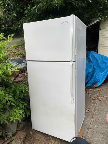 Photo of free apt.fridge,day beds (eglon, Kingston) #2