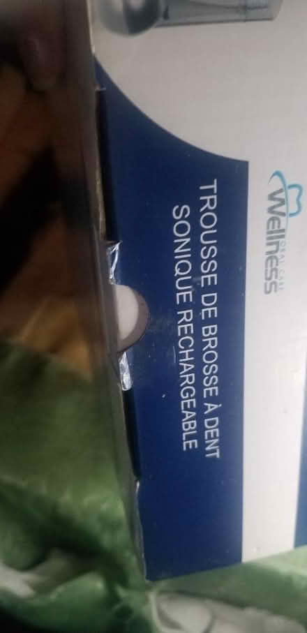 Photo of free Electric toothbrush kit (Flatbush & Church, Brooklyn) #4