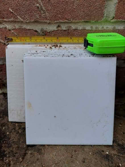 Photo of free White and cream tiles (Seaford BN25) #1