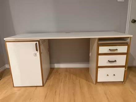 Photo of free Large built in desk (Agoura Hills) #1