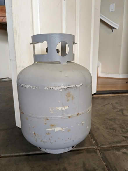 Photo of free 5 gallon propane cylinder (Near Campbell Park) #1