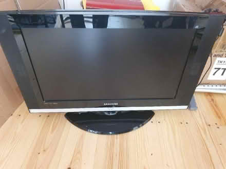 Photo of free samsung 27" tv (Great Baddow CM2) #1