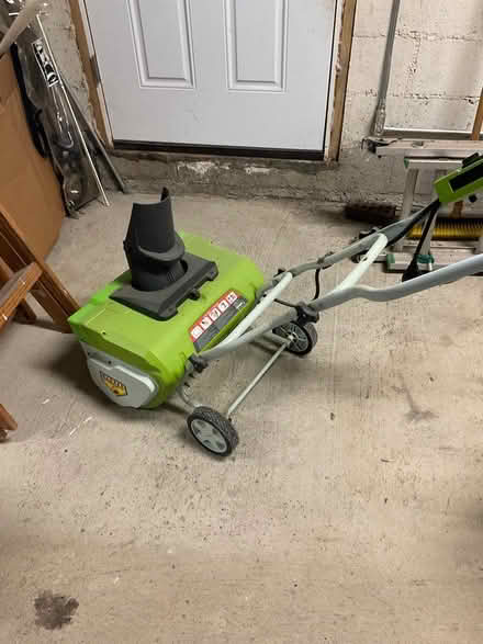 Photo of free old electric snow thrower (Mohegan Lake) #2