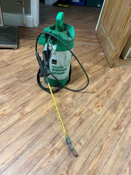Photo of free paint spray pump wd3 (Heronsgate WD3) #1