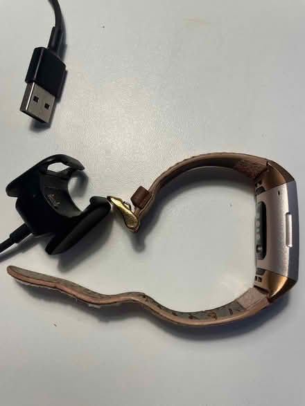Photo of free Fitbit with broken screen (Pembury TN2) #3