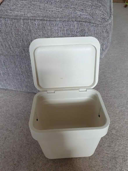 Photo of free NOW PROMISED compost kitchen caddy (Oughtibridge S35) #1