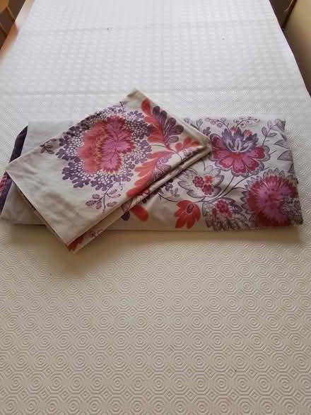 Photo of free King size bedding (Selattyn SY10) #1