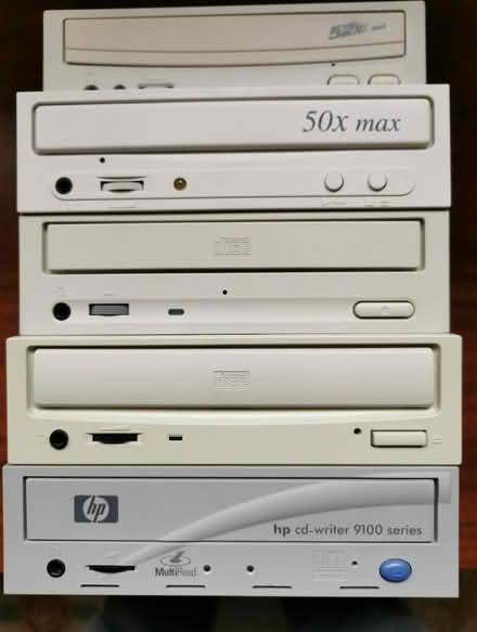 Photo of free CD Drives (Dundee DD2) #1