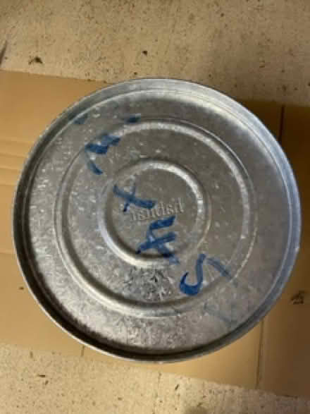 Photo of free Habitat metal dustbin with lid (Emerson Valley MK4) #3