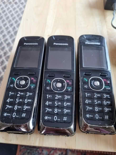 Photo of free panasonic answerphone 3 handsets (Eaton NR4) #4