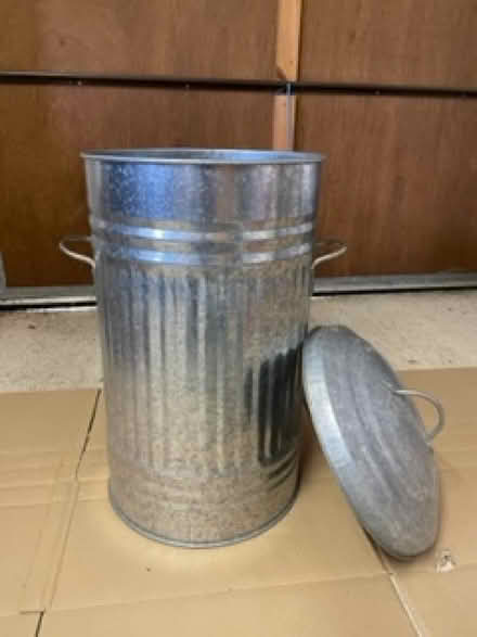 Photo of free Habitat metal dustbin with lid (Emerson Valley MK4) #2