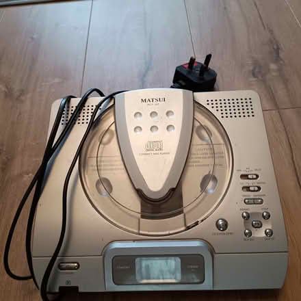 Photo of free CD player and 2 sharp speakers (Widnes WA8) #2