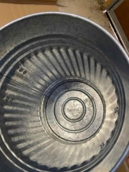 Photo of free Habitat metal dustbin with lid (Emerson Valley MK4) #1