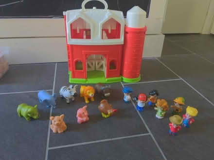 Photo of free Fisher Price Barn and Figures (Crescent Heights) #1