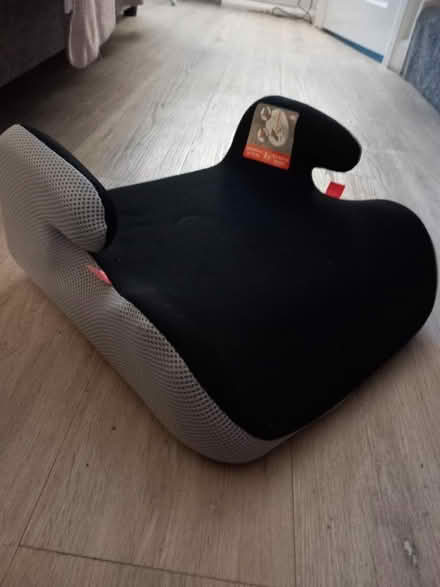 Photo of free Car booster seat (OL12) #1