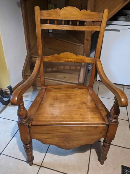 Photo of free An antique Commode (Ickornshaw BD22) #2