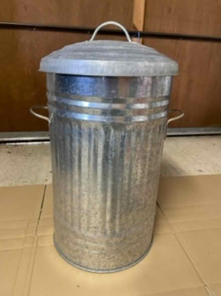 Photo of free Habitat metal dustbin with lid (Emerson Valley MK4) #4