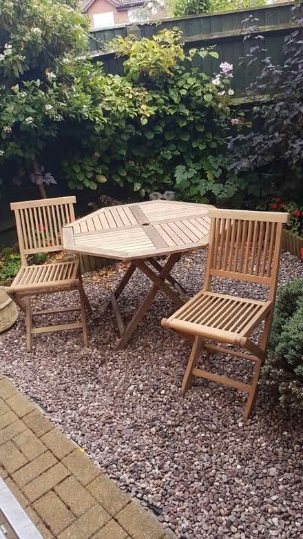 Photo of free Garden table and chairs (Browns Wood MK7) #1