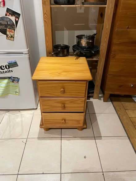 Photo of free Chest of drawers/side table (Harringay N4) #1