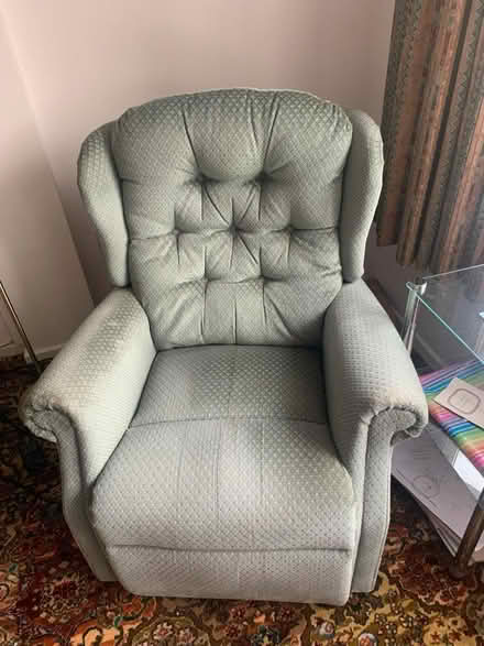 Photo of free Electric reclining chair (Swarkestone DE73) #2