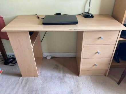 Photo of free Desk (Wandsworth Common SW12) #1