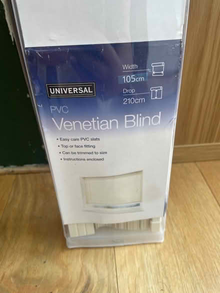 Photo of free Venetian blind (UB7) #1