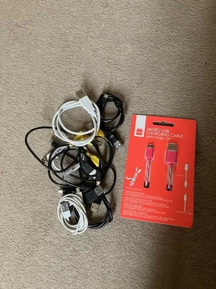 Photo of free Selection of usb charging cables (Barnsbury Street, Islington N1) #1