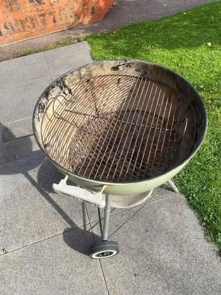 Photo of free Weber charcoal BBQ (Botley OX2) #1