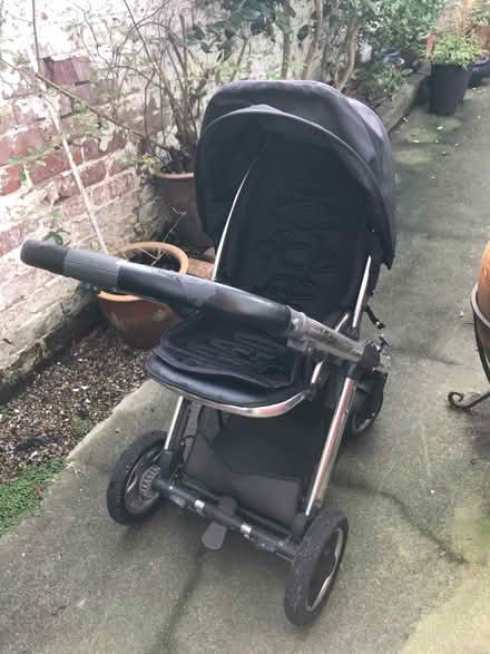 Photo of free Very well used oyster pram (Stalybridge SK15) #4
