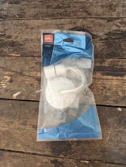 Photo of free light fitting in packaging (Plumstead common SE18) #1