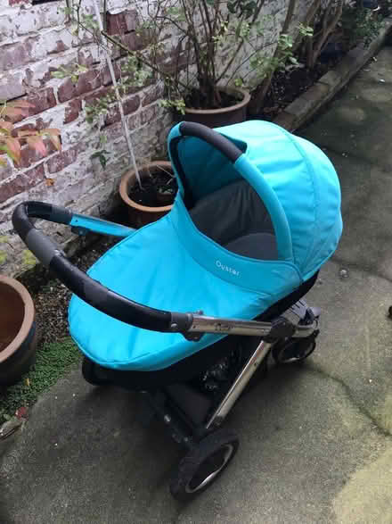 Photo of free Very well used oyster pram (Stalybridge SK15) #1