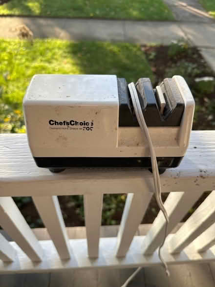 Photo of free knife sharpener (near downtown naperville) #1