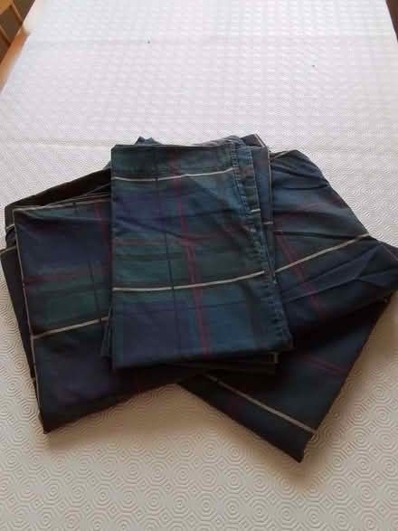 Photo of free Single bedding - 2 sets (Selattyn SY10) #1
