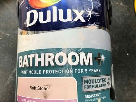 Photo of free Bathroom paint (Bowston LA8) #1