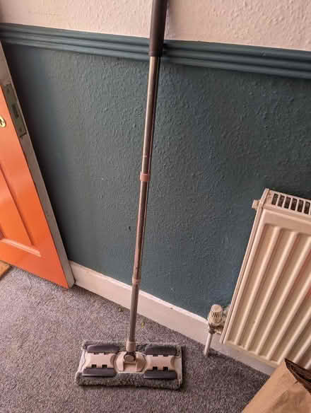 Photo of free mop (Plumstead common SE18) #1