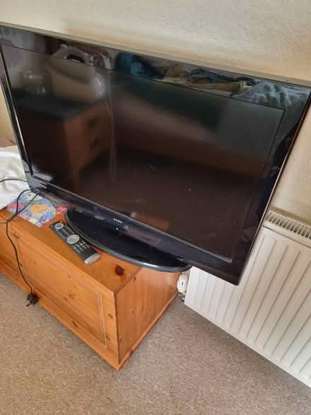 Photo of free Television (Upton CH2) #2