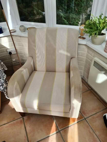 Photo of free 2 matching arnchairs (Crondall) #3