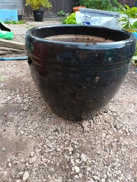Photo of free Black heavy plant pot (Leicester/Wigston LE2) #1