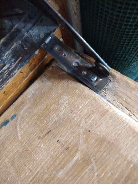 Photo of free Bureau (High Town LU2) #3
