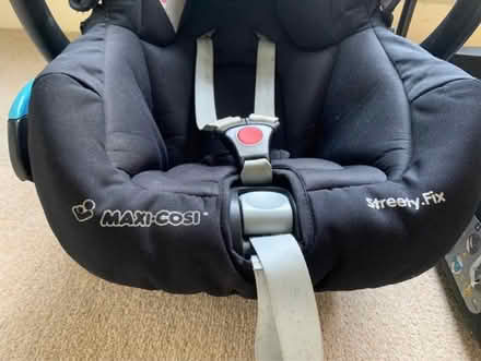 Photo of free Maxi-Cosy car seat with base (Morden SM4) #1